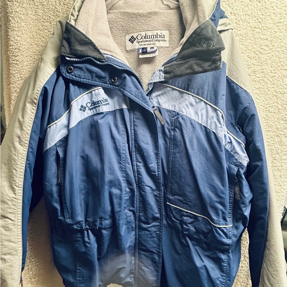 Columbia Two-Tone Blue and Gray Heavy Ski Jacket